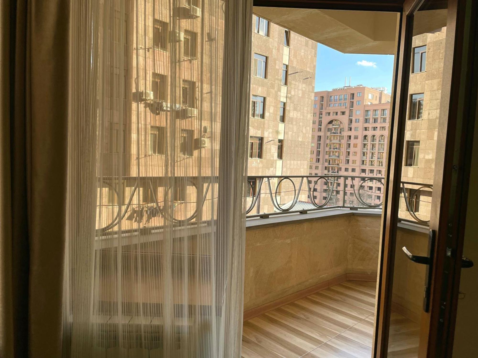 Arami Apartment Ереван Экстерьер фото